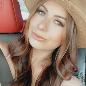 Meet your Posher, Chelsie